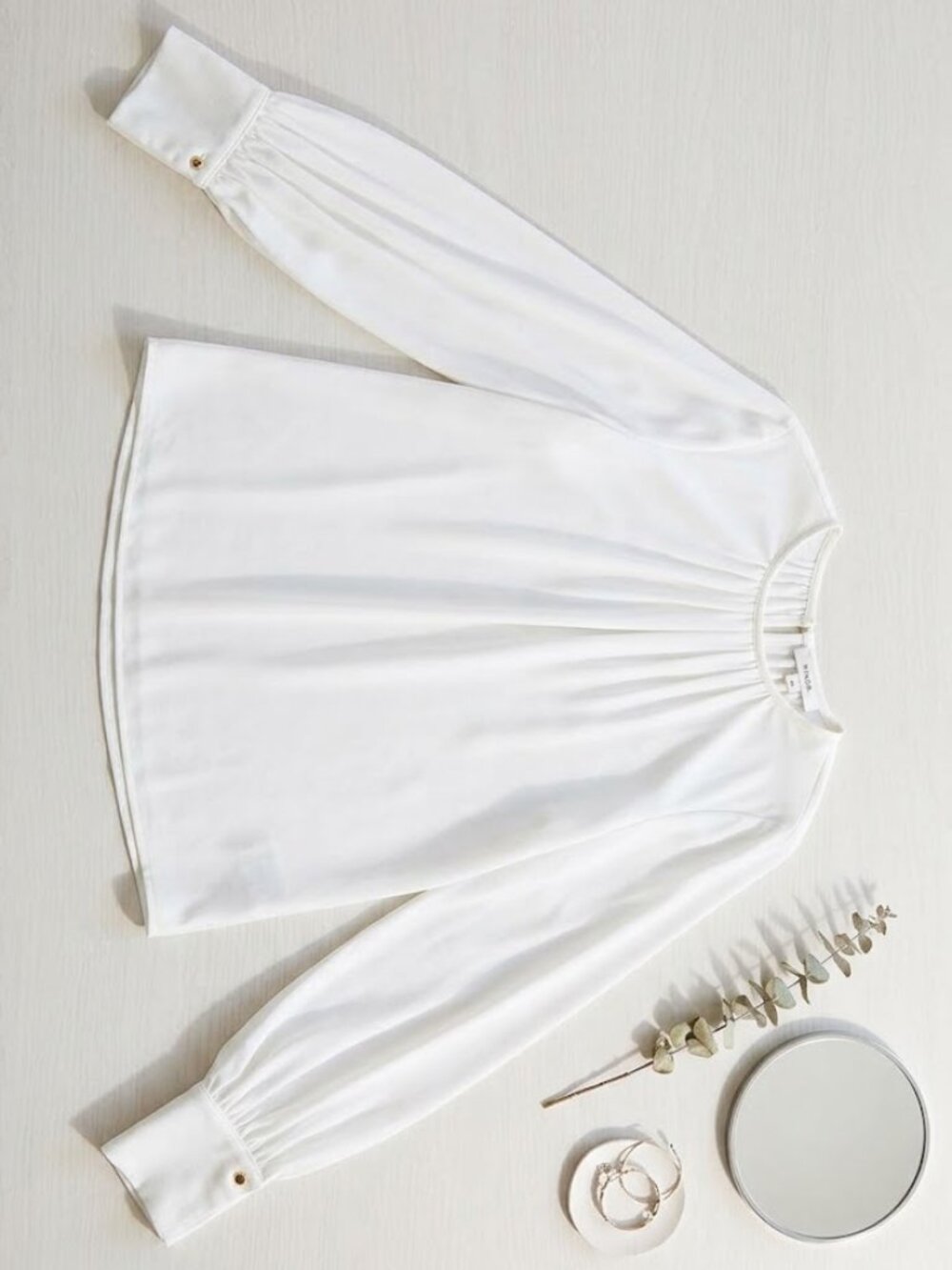 Vince White Matte Jersey Gathered Long Sleeve Blouse size Medium